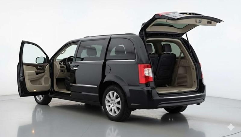 Used Chrysler Grand Voyager Limited 178 HP (130 kW) 2013 Black MPV