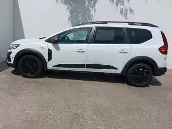 Used Dacia Jogger Extreme 109 HP (80 kW) 2024 White MPV