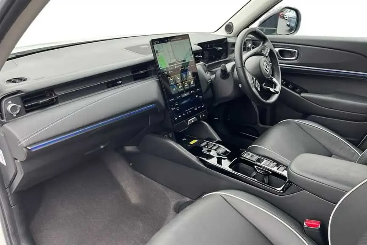 Used Honda e:Ny1 Elegance 150 kW (204 HP) 2024 Platinum white SUV