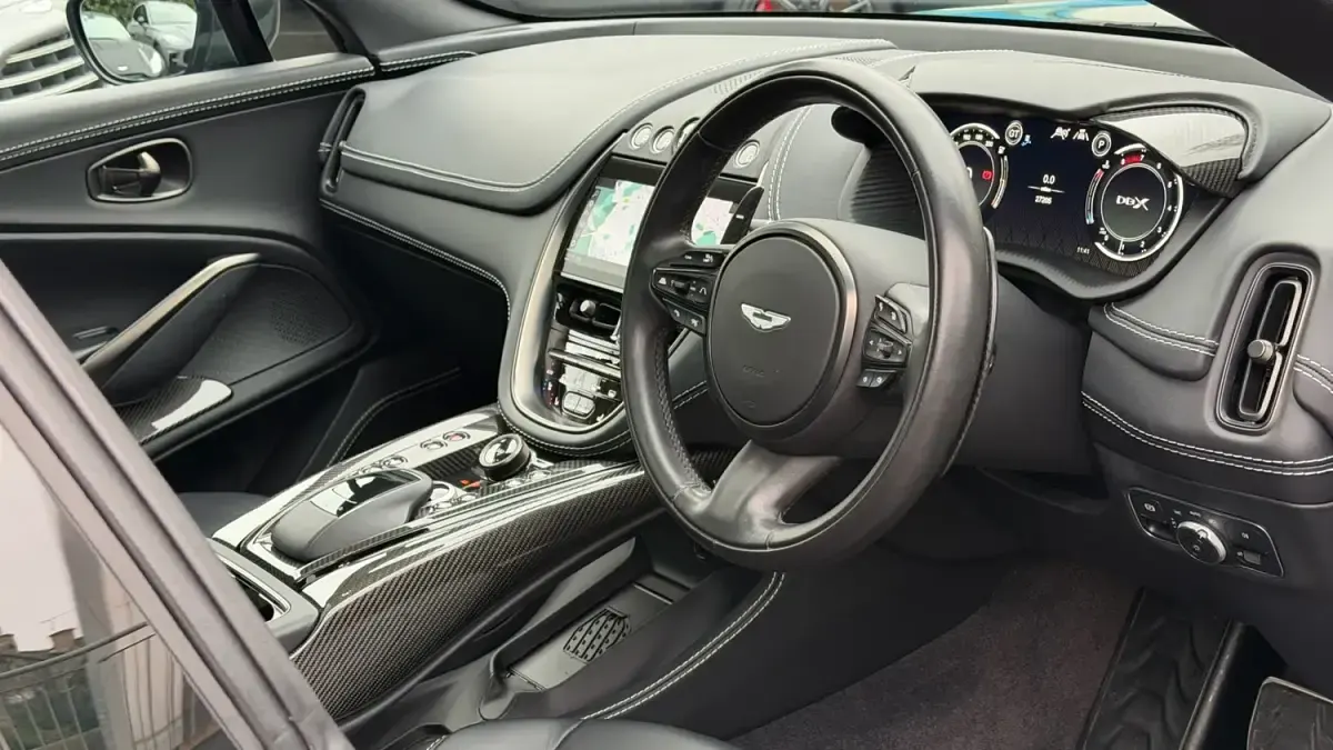 Used Aston Martin DBX 2023 Green SUV