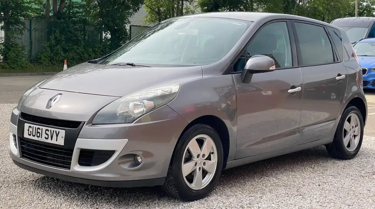 Used Renault Scénic Dynamique 2011 Grey MPV