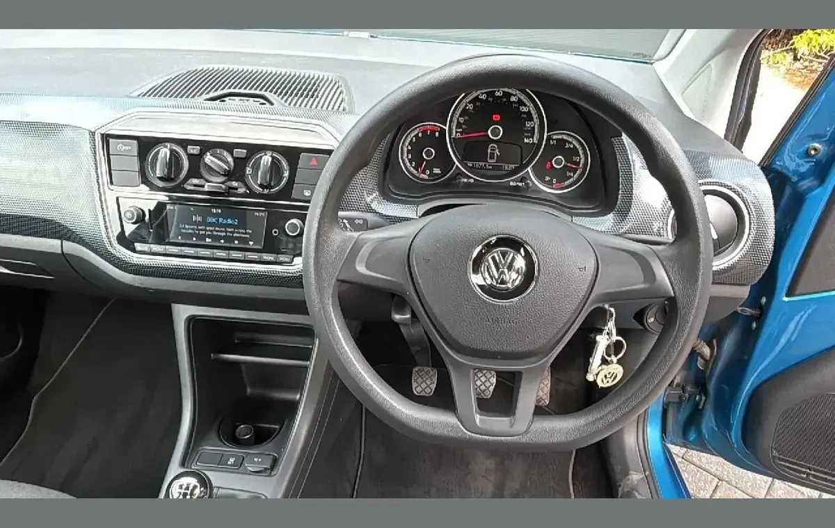 Used VW up! move up! 58 HP (42 kW) 2019 Blue Hatchback