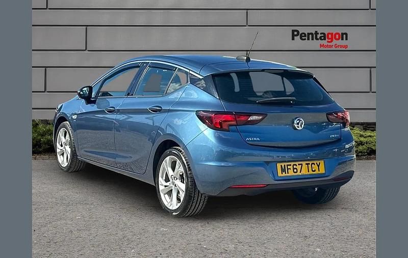Used Vauxhall Astra SRi 150 HP (110 kW) 2017 Blue Hatchback