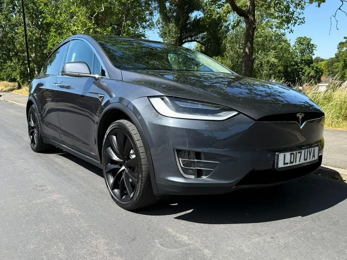 Used Tesla Model X 311 kW (423 HP) 2017 Silver SUV
