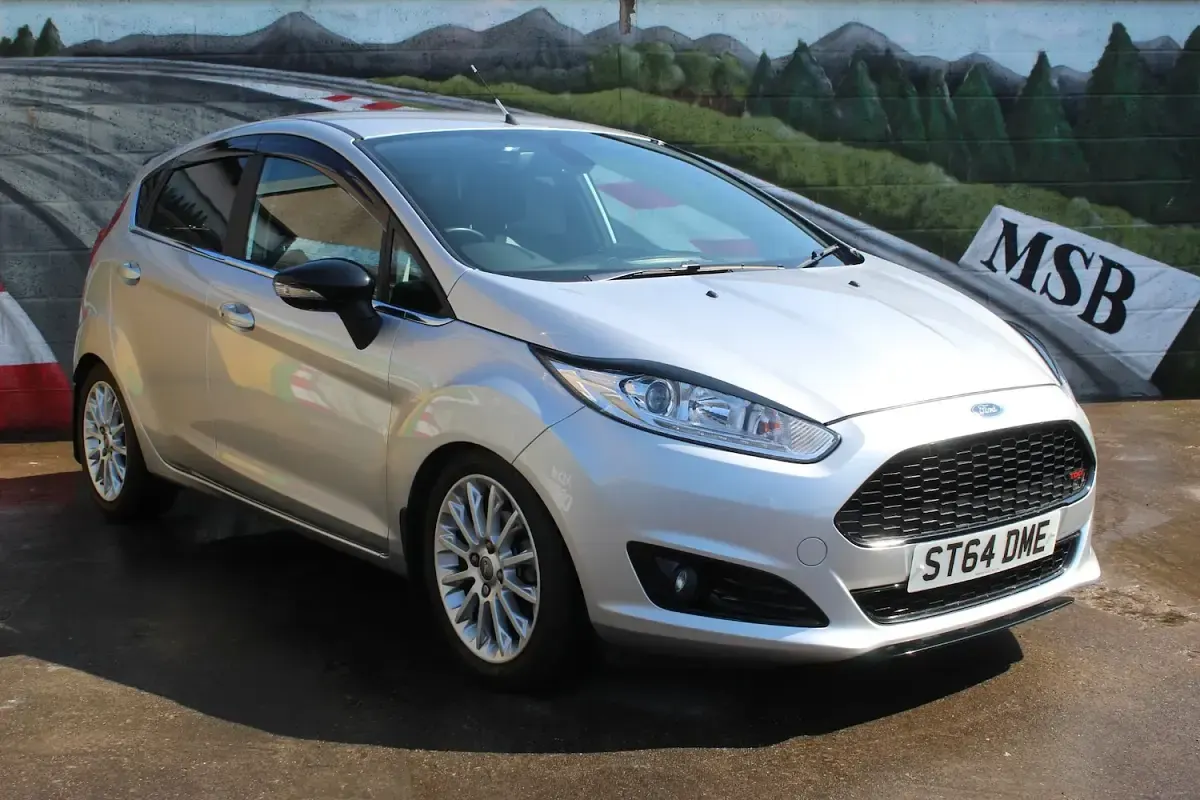 Used Ford Fiesta Titanium X 95 HP (69 kW) 2014 Silver Hatchback