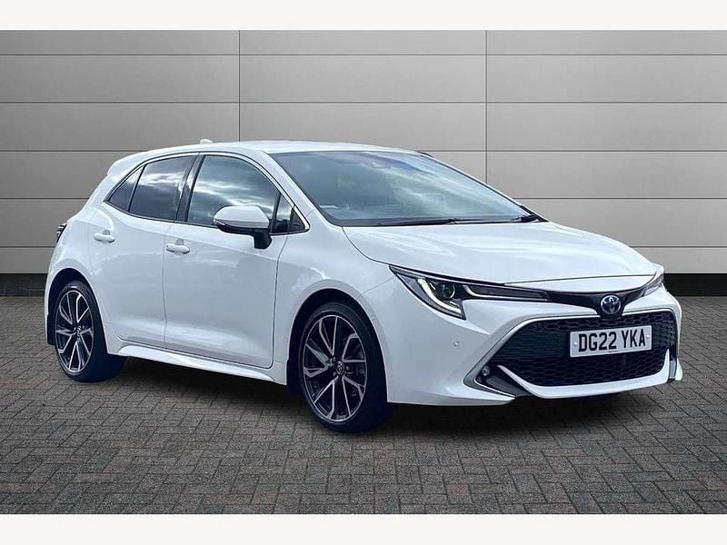 Pure white Used 2022 Toyota Corolla Hatchback | £19,695 (Fair price) - Image 1/4