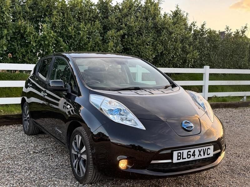 Used Nissan Leaf Tekna 80 kW (109 HP) 2015 Black Hatchback