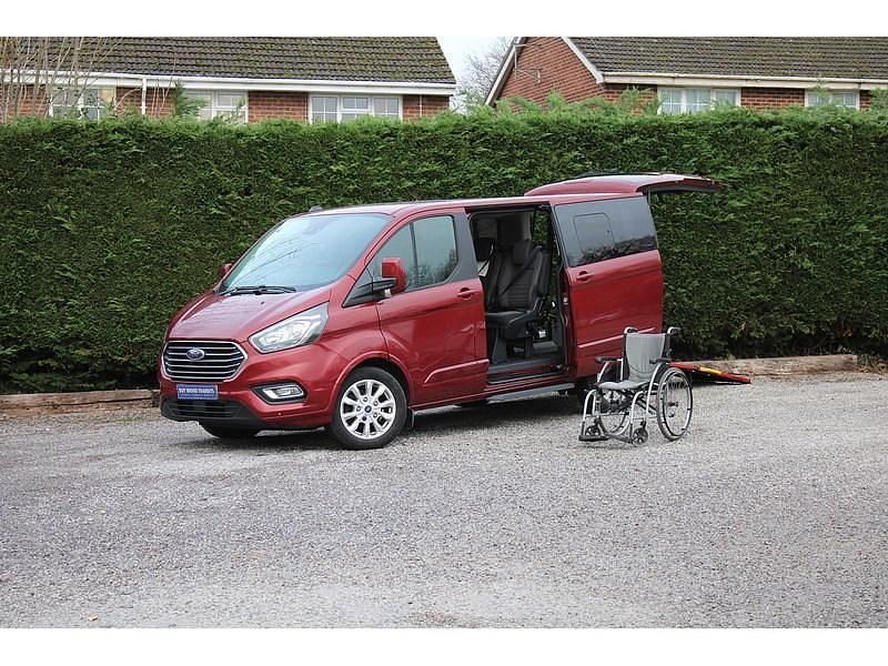 Used Ford Tourneo Custom RS 130 HP (95 kW) 2020 Red Van
