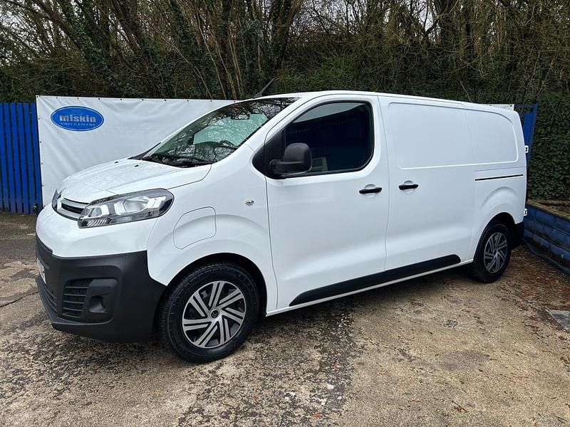 Usado Citroën Dispatch 100 kW (136 HP) 2021 Branco Monovolume