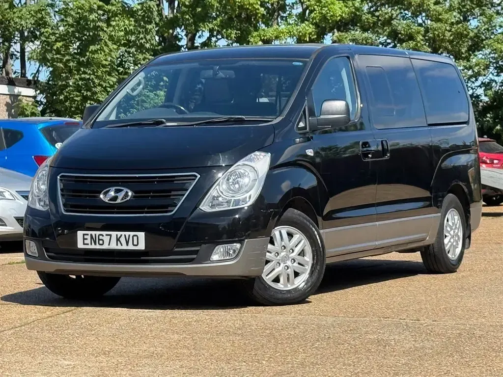 Usado Hyundai I800 SE 2018 Preto Monovolume