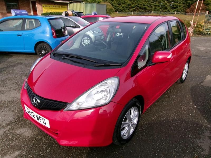 Used Honda Jazz ES 2012 Red Hatchback