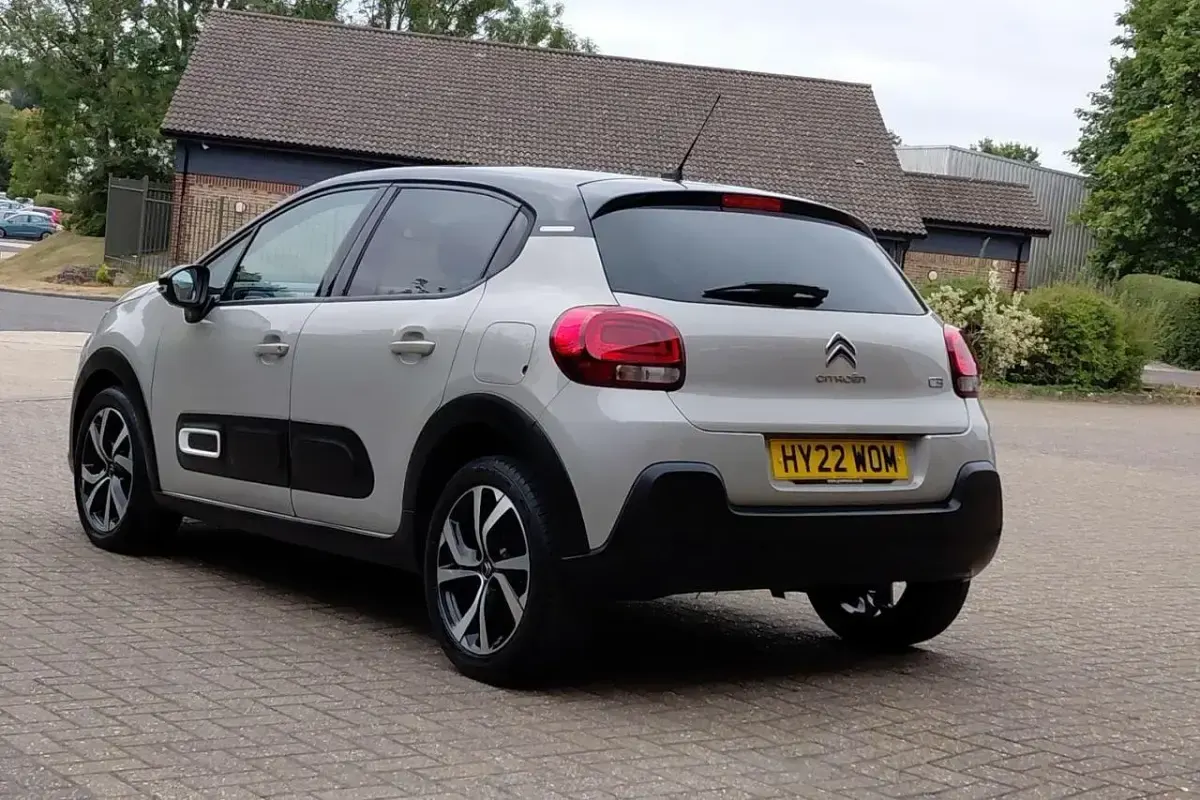 Used Citroën C3 PureTech 82 HP (60 kW) 2022 Beige Hatchback