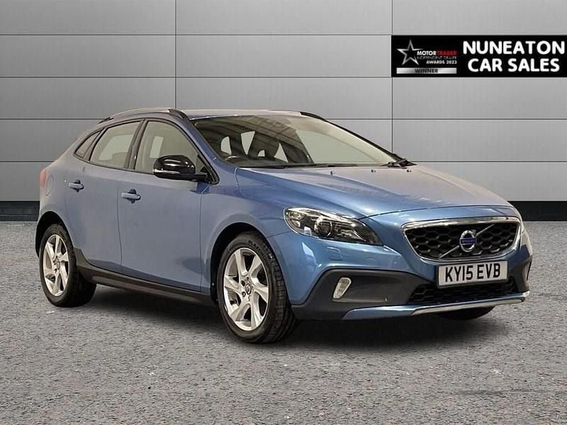 Blue Used 2015 Volvo V40 Hatchback | £6,200 (Good price) - Image 1/4