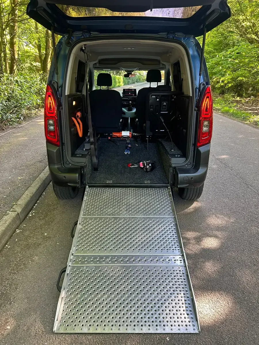 Used Citroën Berlingo Feel 2019 Blue MPV