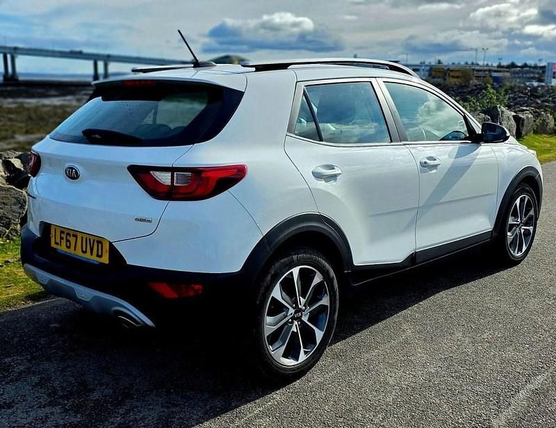 Used Kia Stonic 108 HP (79 kW) 2017 White SUV