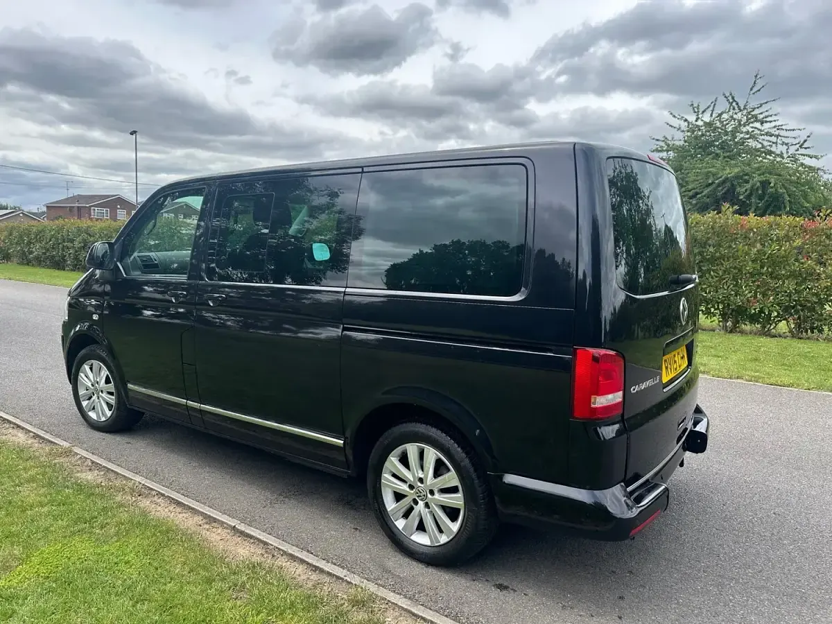 Used VW Caravelle Executive 180 HP (132 kW) 2015 Black Van