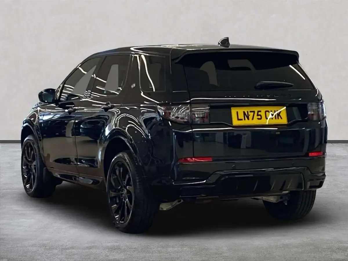 Second-hand Land Rover Discovery Sport SE Dynamic 309 CP (227 kW) 2025 Negru SUV
