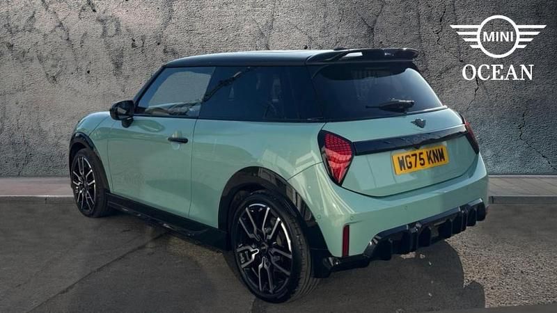 Usado Mini Cooper S Hatch 201 HP (147 kW) 2025 Verde Citadino