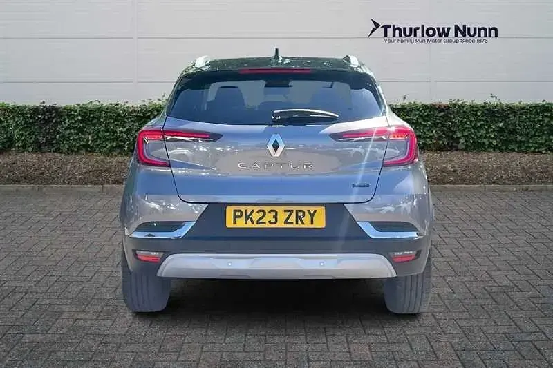 Second-hand Renault Captur Techno 145 CP (106 kW) 2023 Gri SUV