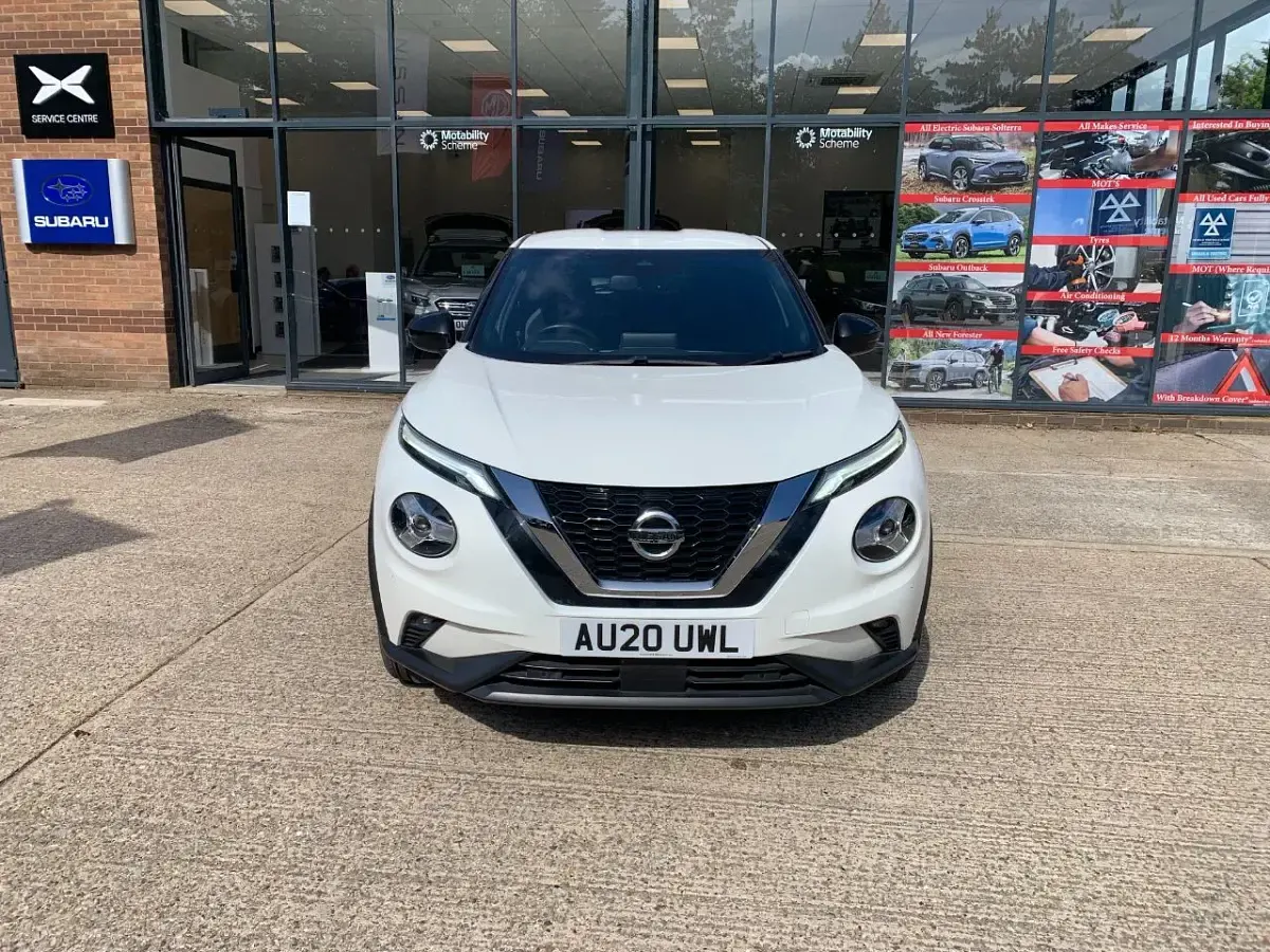 Used Nissan Juke N-Connecta 117 HP (86 kW) 2020 Arctic white SUV