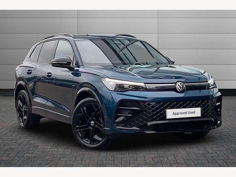 Blue New 2025 VW Tiguan R-line SUV | £38,595 (Fair price) - Image 1/3