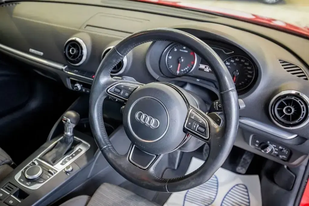 Used Audi A3 Sportback Sport 184 HP (135 kW) 2015 Red Hatchback