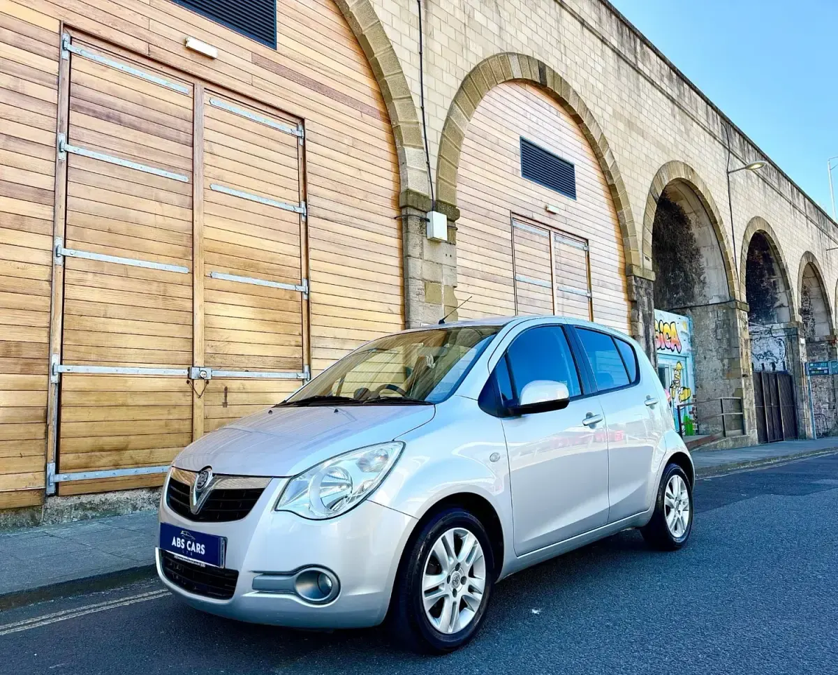 Second-hand Vauxhall Agila 2011 Argintiu Monovolum