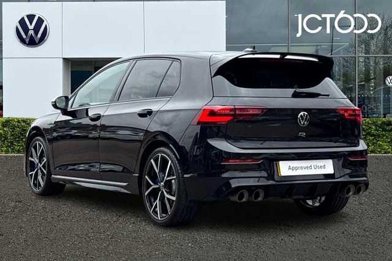 Second-hand VW Golf VIII R 320 CP (235 kW) 2023 Negru Hatchback