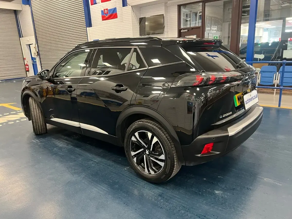Used Peugeot 2008 Allure Premium 100 kW (136 HP) 2021 Black SUV