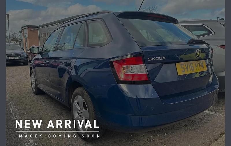 Used Skoda Fabia SE 88 HP (64 kW) 2016 Blue Estate