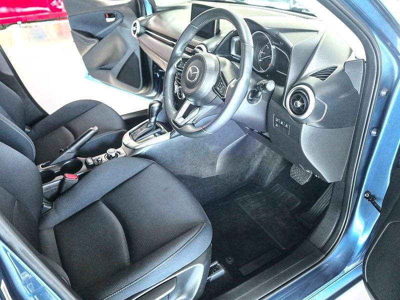 Begagnad Mazda 2 Inclusive 2021 Blå Halvkombi