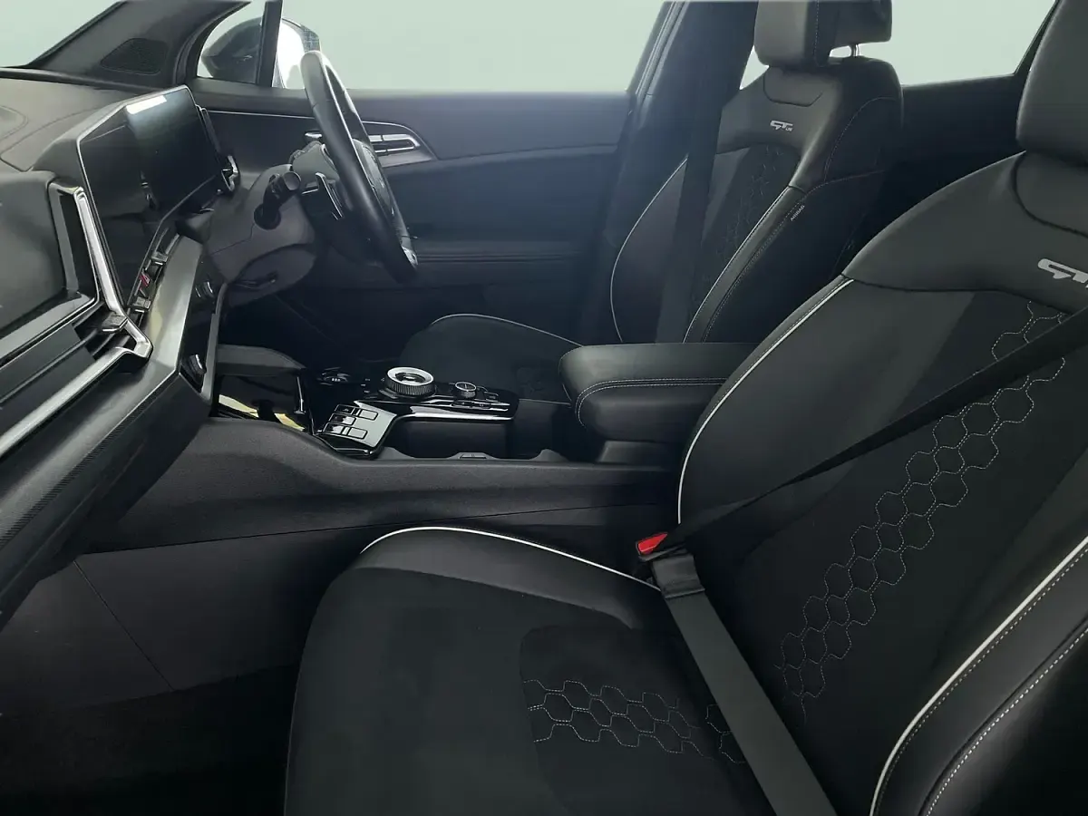 Usado Kia Sportage GT-Line 245 HP (180 kW) 2025 Verde SUV