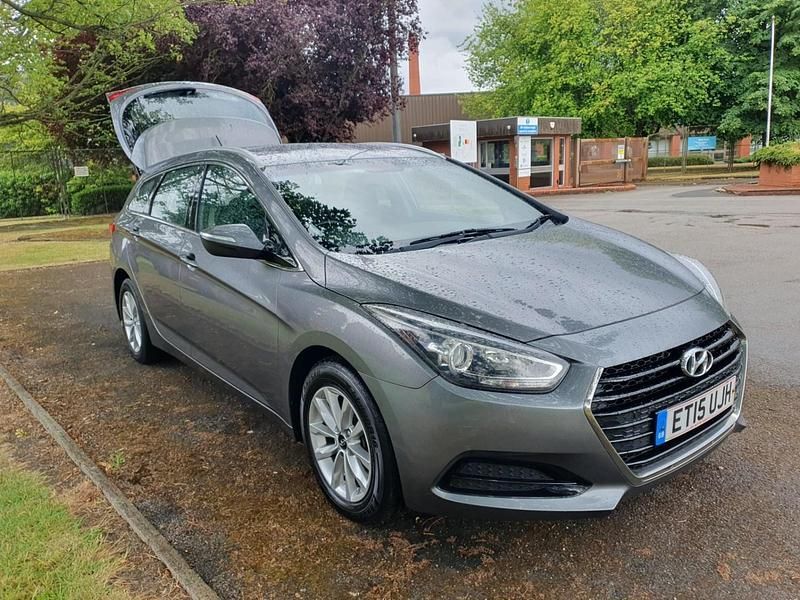 Silver Used 2015 Hyundai i40 Estate | £3,495 (Fair price) - Image 1/4