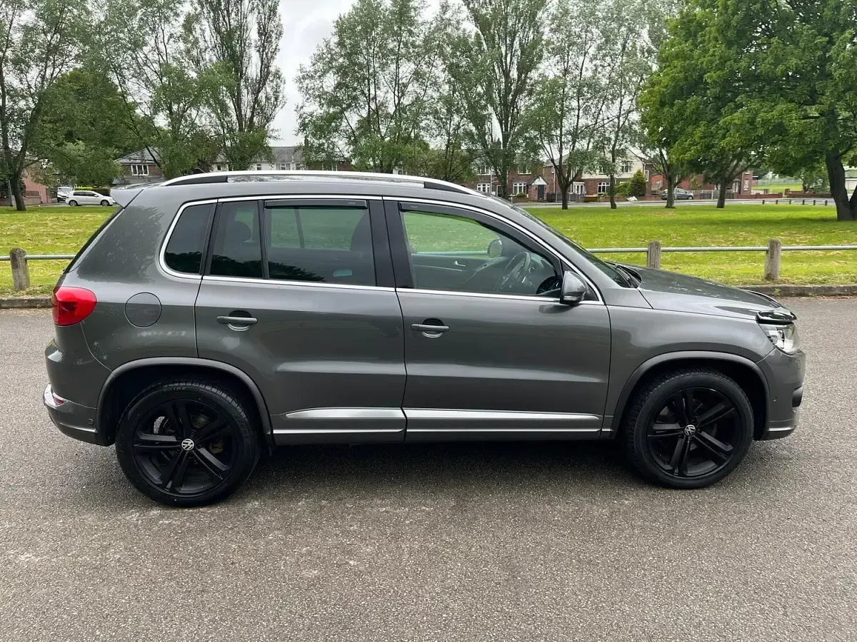 Used VW Tiguan R-line 150 HP (110 kW) 2015 Grey SUV