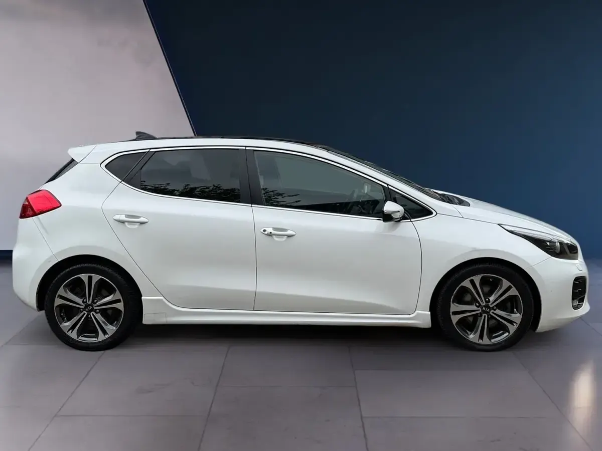 Used Kia Ceed GT-Line S 136 HP (100 kW) 2018 White Hatchback
