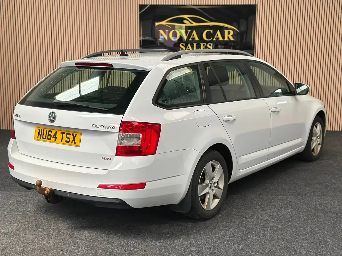 Used Skoda Octavia Tour 184 HP (135 kW) 2014 White Estate