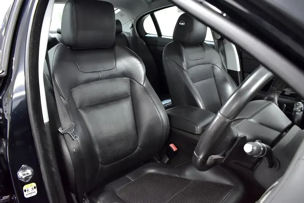 Used Jaguar XF Premium Luxury 271 HP (199 kW) 2011 Black Sedan