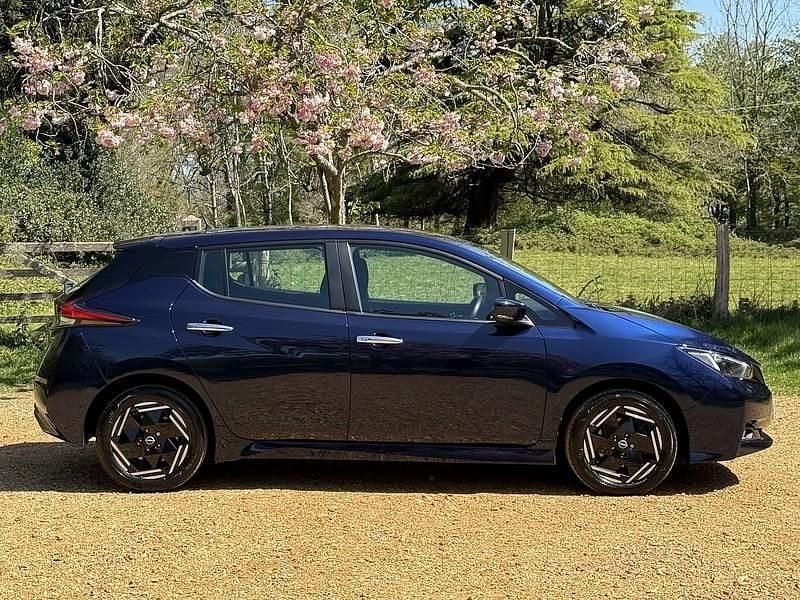 Usado Nissan Leaf Acenta 110 kW (150 HP) 2022 Azul Citadino