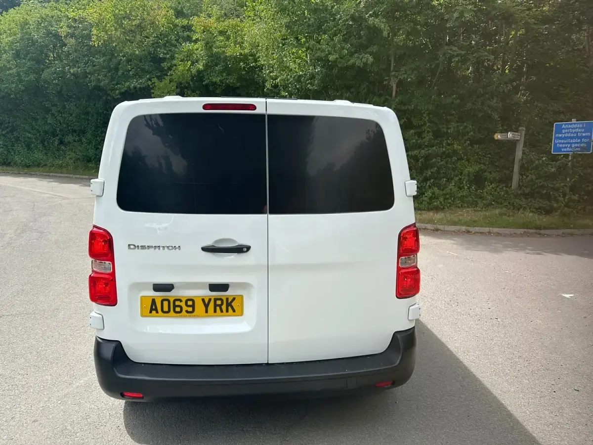 Begagnad Citroën Dispatch 2019 Vit Minibuss