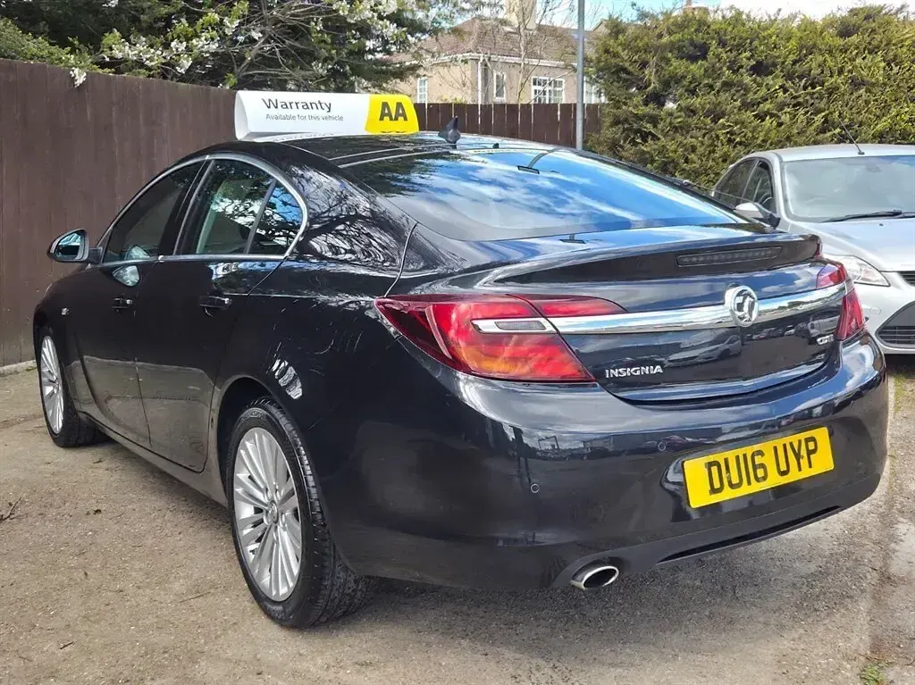Used Vauxhall Insignia S 170 HP (125 kW) 2016 Black Hatchback