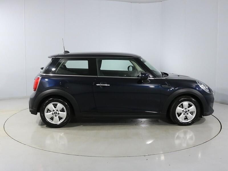 Used Mini Cooper Classic 134 HP (98 kW) 2022 Black Hatchback