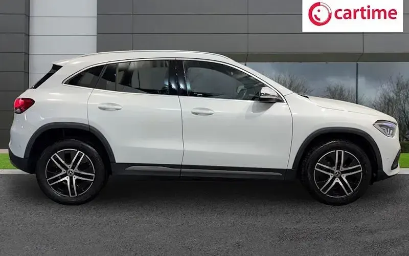 Used Mercedes GLA200 Executive 163 HP (119 kW) 2022 White SUV