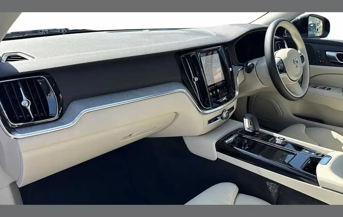 Used Volvo V60 Plus 345 HP (253 kW) 2026 Green Estate