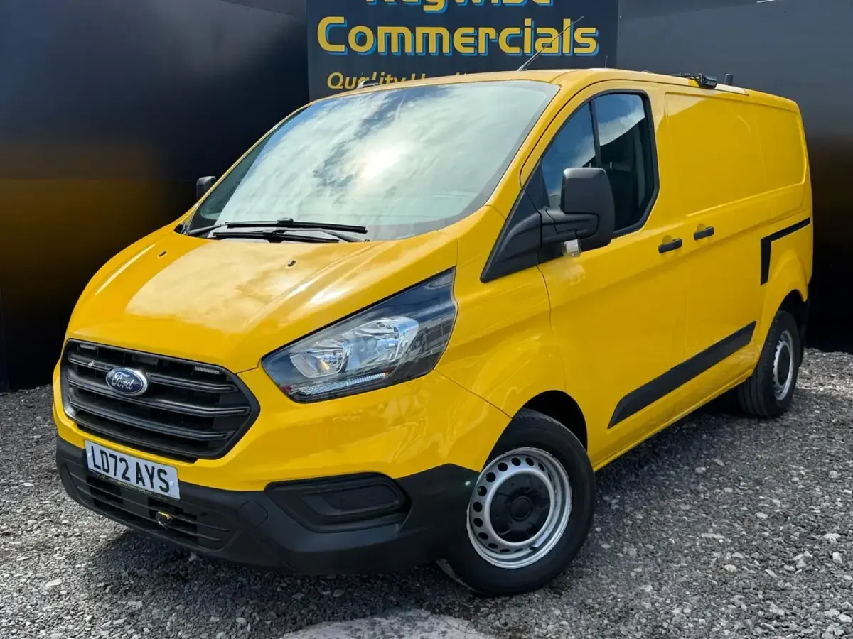 Used Ford Transit Custom 130 HP (95 kW) 2022 Yellow Van