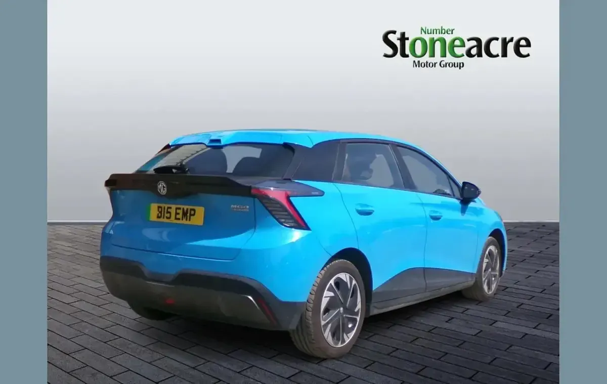 Used MG MG4 EV SE 150 kW (204 HP) 2023 Blue Hatchback