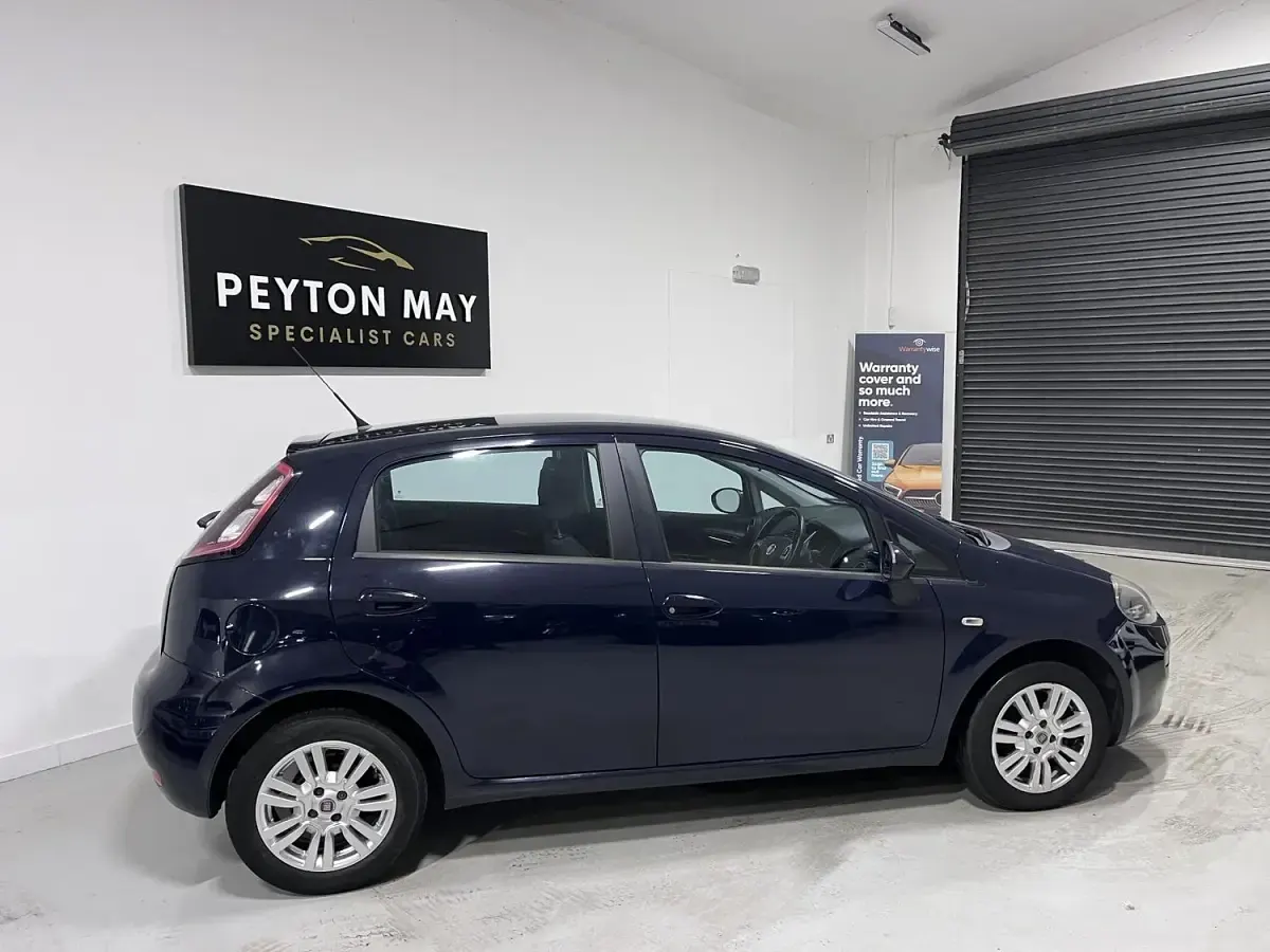 Used Fiat Punto Easy 69 HP (50 kW) 2012 Blue Hatchback