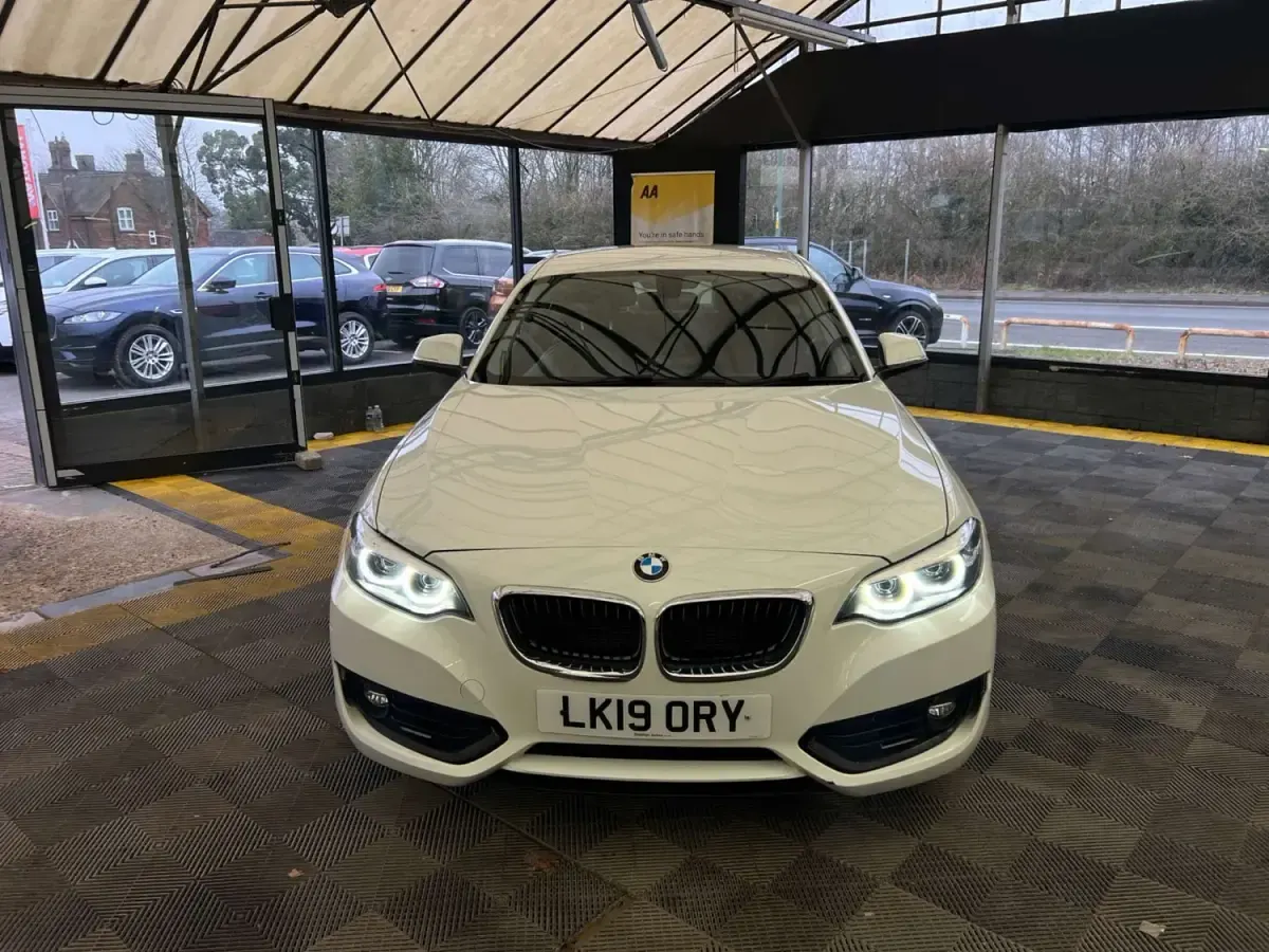 Begagnad BMW 218 Comfort Edition 2019 Vit Sportkupé