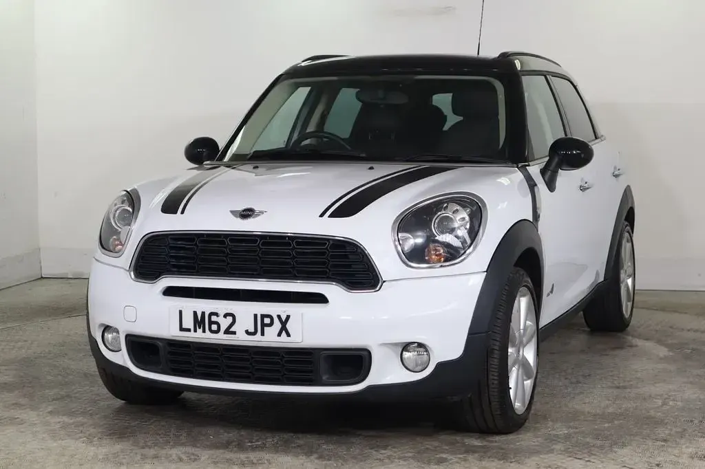 Used Mini Cooper SD 143 HP (105 kW) 2012 White Hatchback