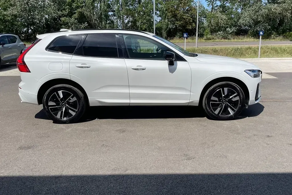 Used Volvo XC60 Plus 345 HP (253 kW) 2025 White SUV