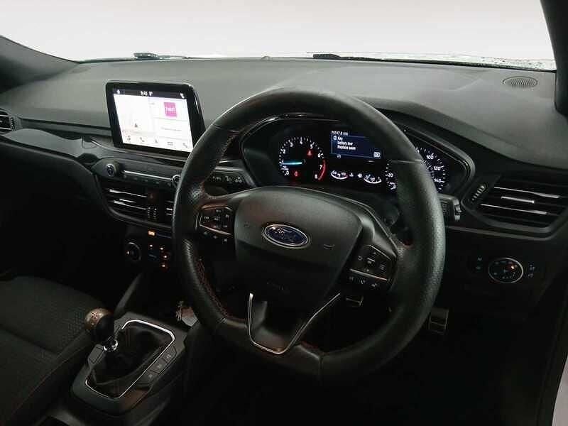 Used Ford Focus ST-Line 2019 White Hatchback